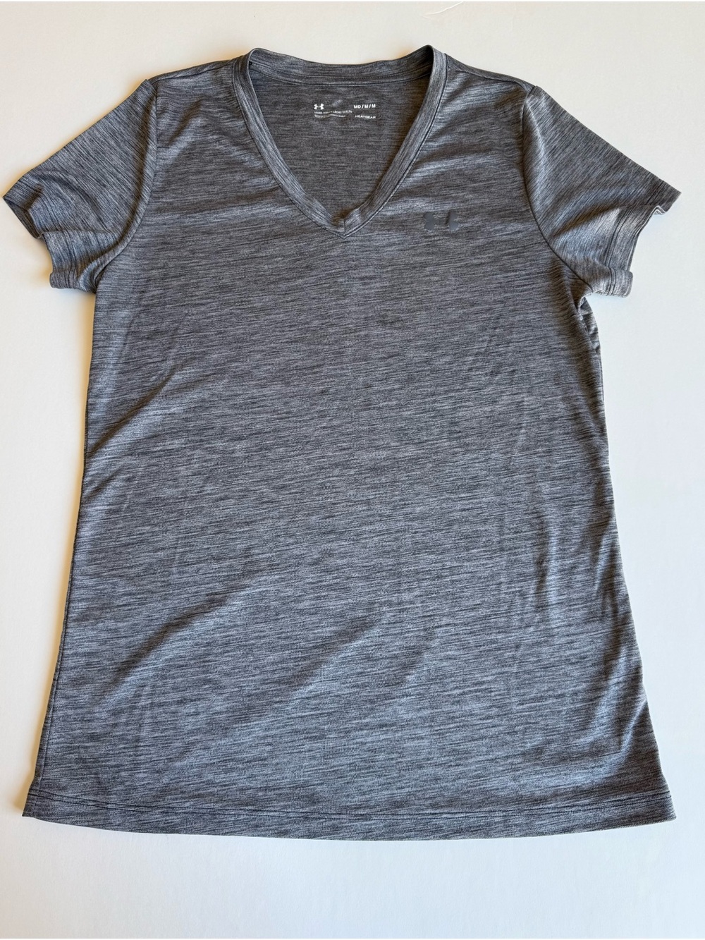 Under Armour HeatGear Women's Medium Gray
Loose Fit V-Neck Athletic Shirt - Picture 2 of 7